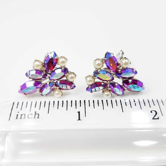 Vintage B. David Aurora Borealis Red Rhinestone & Faux Pearl Clip Earrings 1960s - Picture 9 of 10